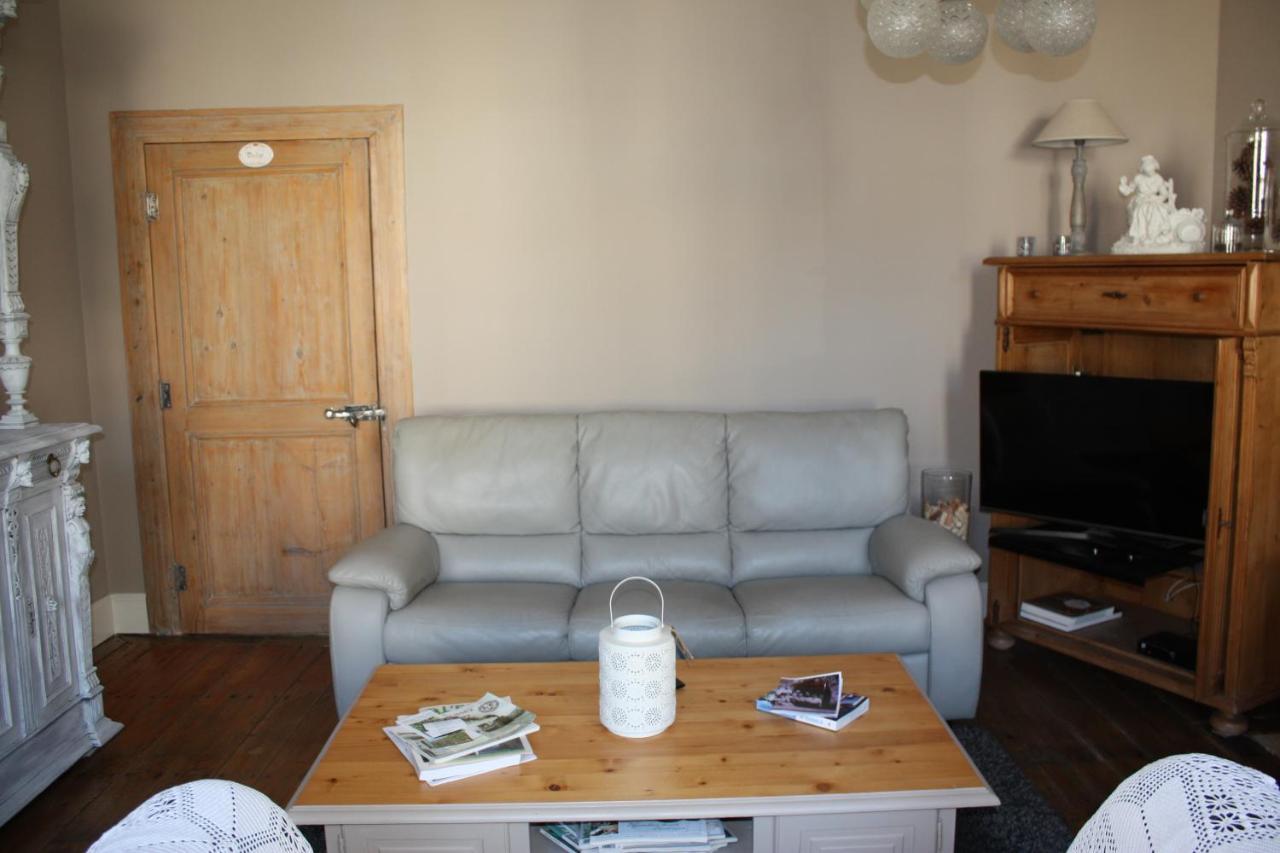 Confracourt Le Vieux Presbytere מראה חיצוני תמונה